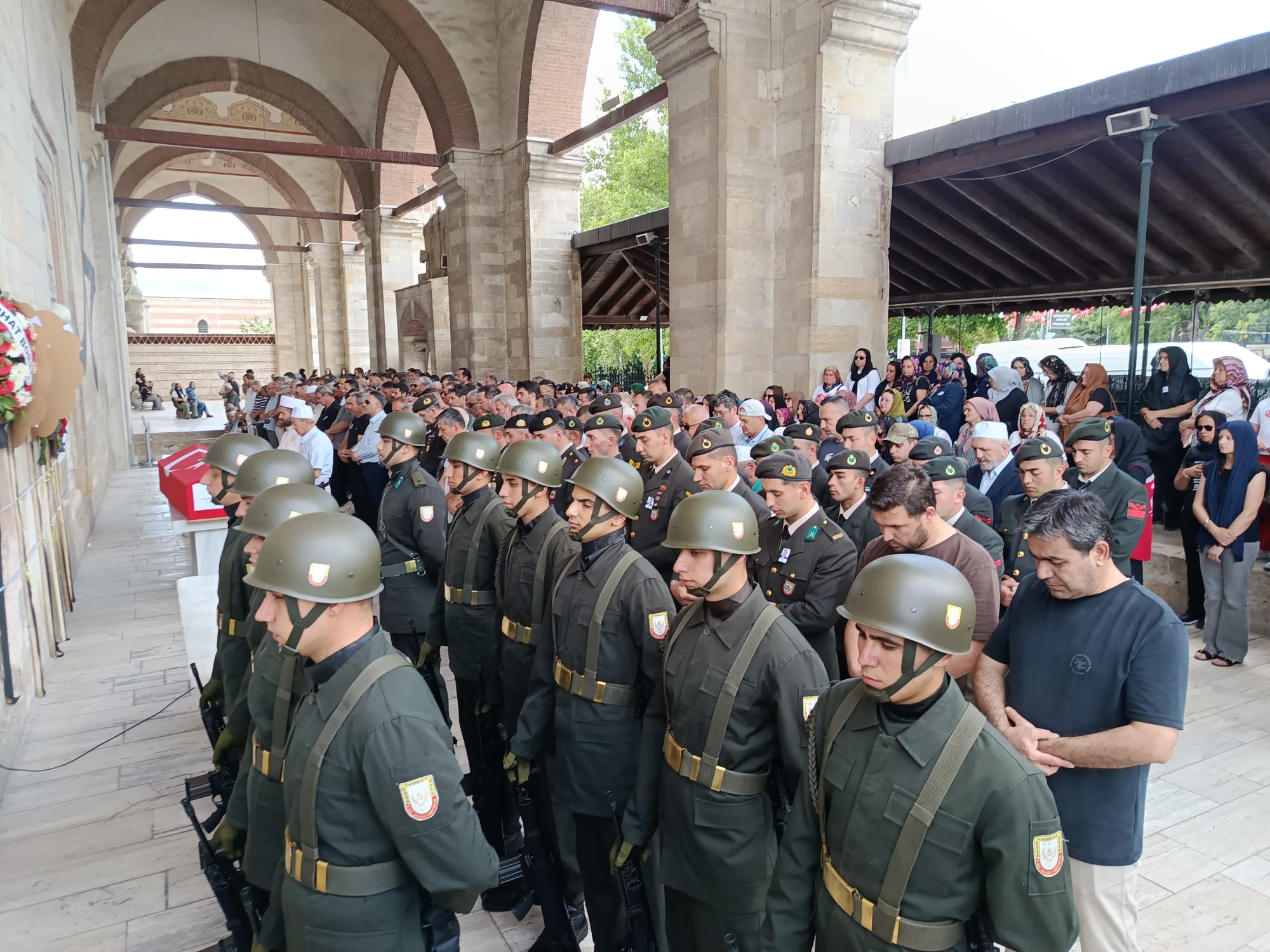 Güneydoğu’da gazi olan ve bir süredir hastalıkla mücadele eden Piyade Er Serkan Taştarla, Eski Cami’de düzenlenen askeri törenin ardından gözyaşları arasında Yıldırım Mezarlığı’na defnedildi.